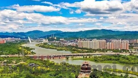 人妻av综合-探索多元娱乐的边界，人妻题材的影视内容分析
